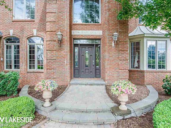 2nd image of 2738 Hawthorne Dr S