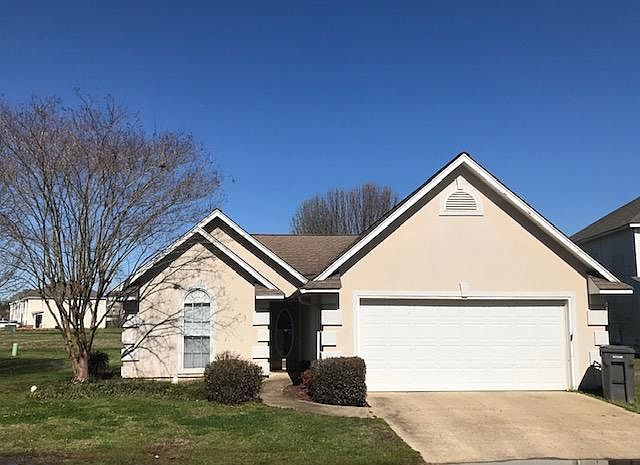 1st image of 379 Kirkcauldy Dr
