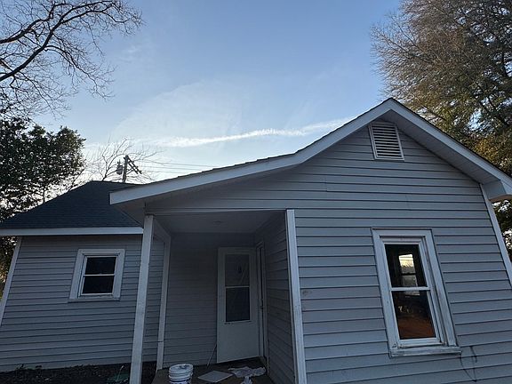 2nd image of 2104 Rosehill Rd