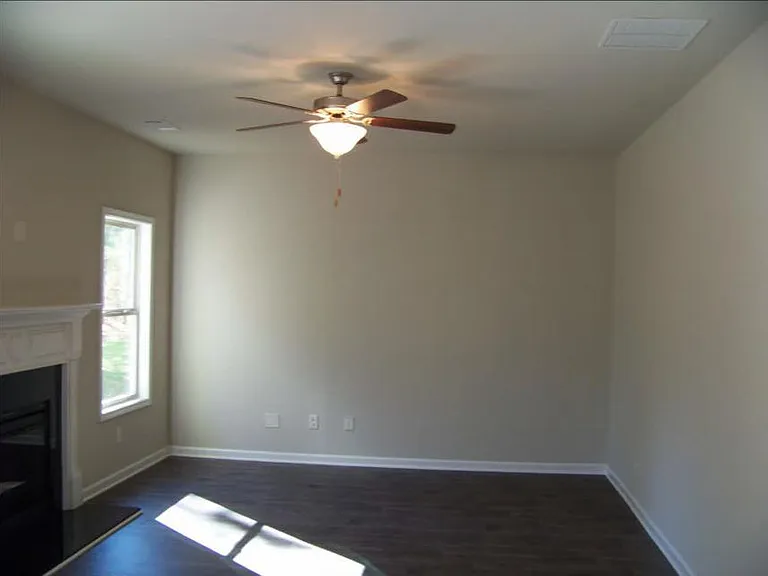 910 Walnut Woods Dr — Photo 6