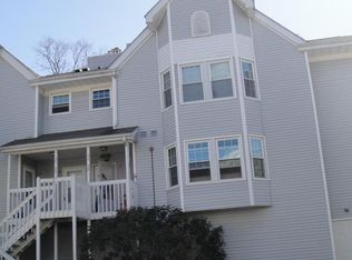 58 Greenview Ln, Milford, CT 06461