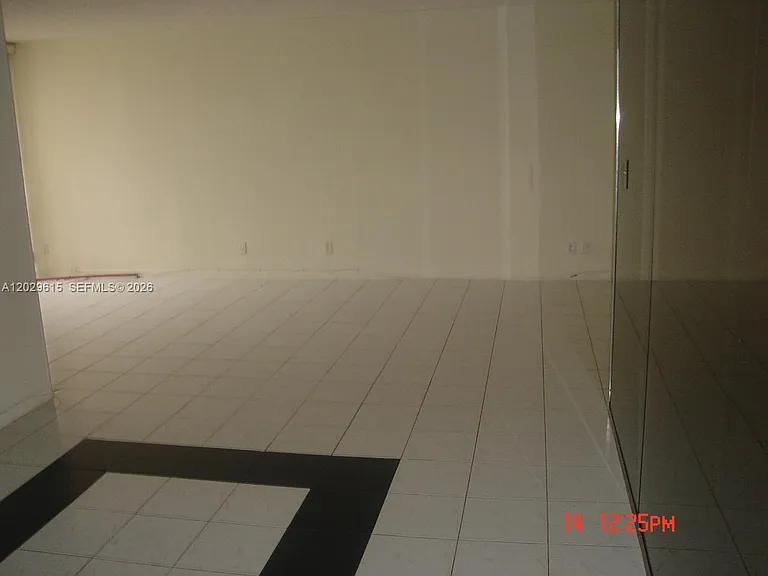 16919 N Bay Rd #504 — Photo 19