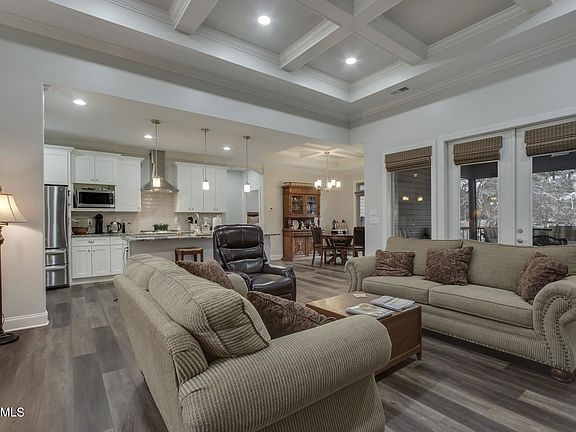4th image of 301 Okmulgee Cir