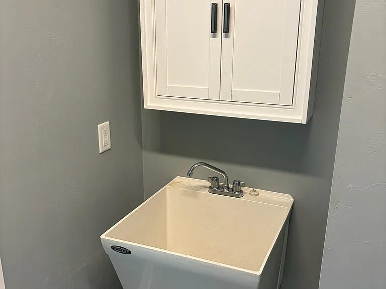 122 N Bedford Rd — Photo 17