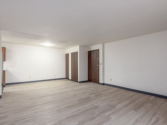 2nd image of 186 Morningside Dr APT 11