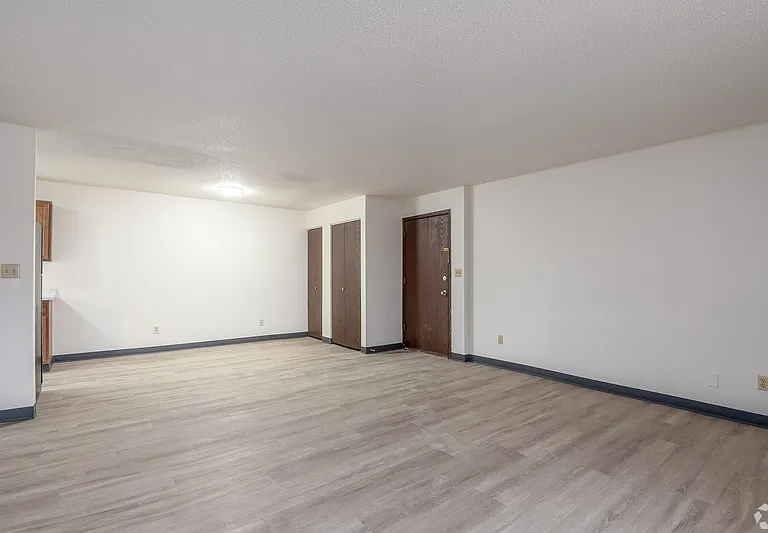 186 Morningside Dr #11 — Photo 2