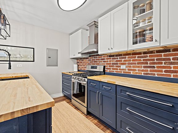 5th image of 1532 Cove Dr #243-A