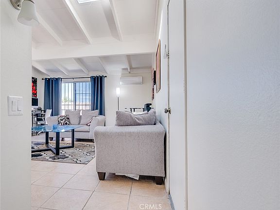 3rd image of 920 Raintree Pl