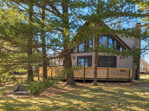 6561 Locust Ln, Tobyhanna, PA 18466