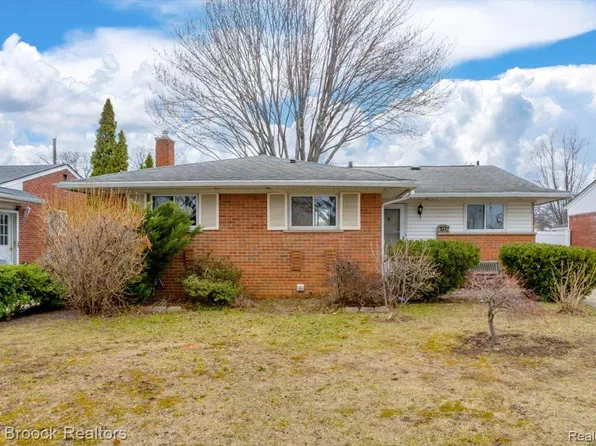 15447 Rudland St, Roseville, MI 48066