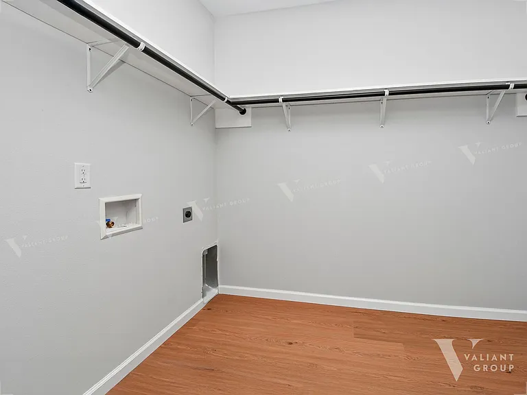 The Knoll — Photo 16