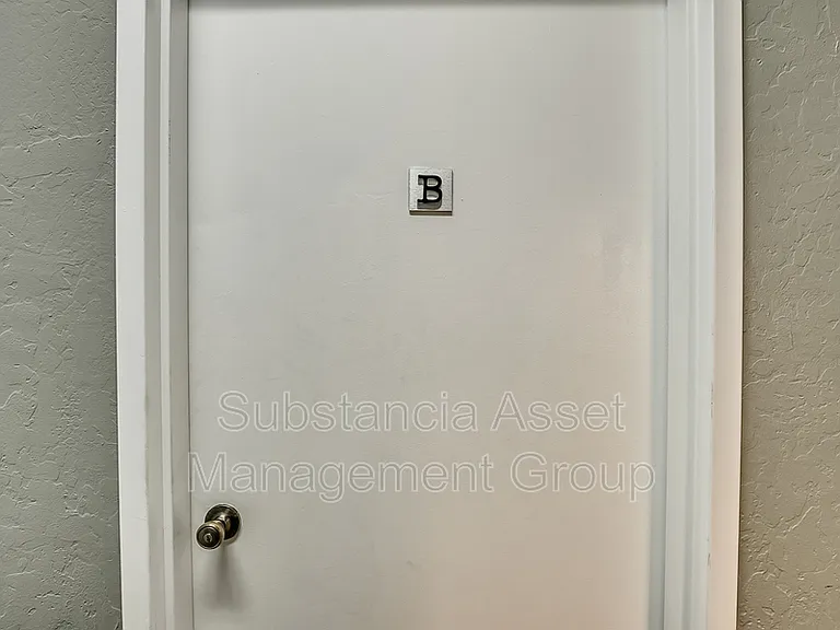 222 E Main St #B — Photo 26