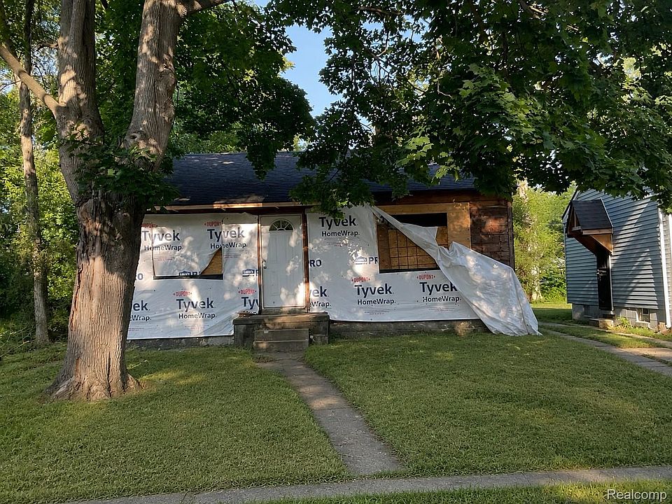 1st image of 19454 Ferguson St