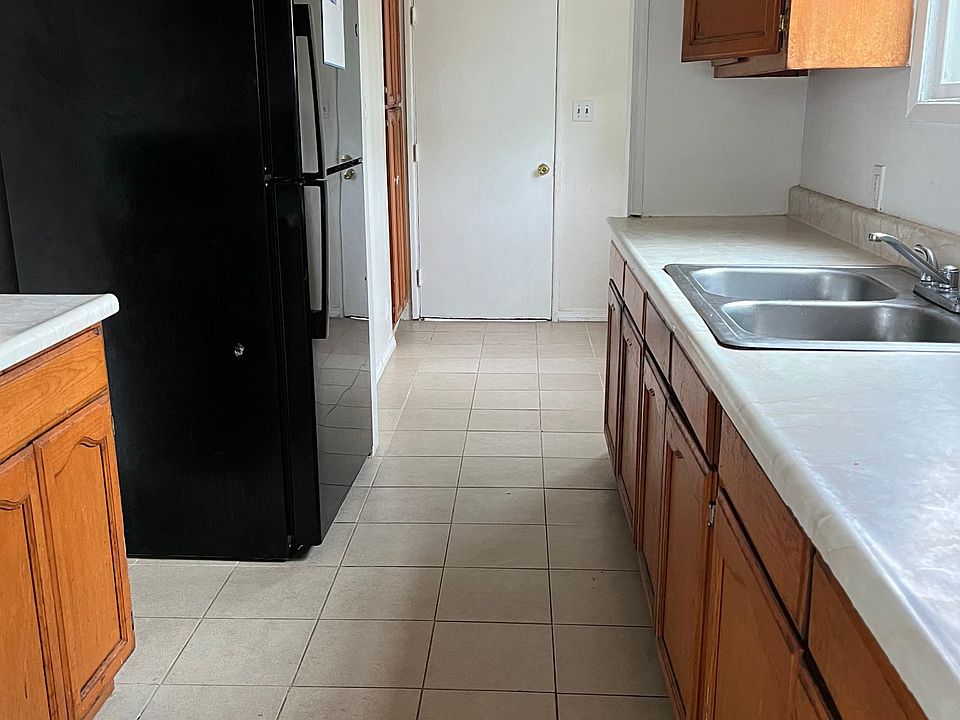 1st image of 1537 E 124th St