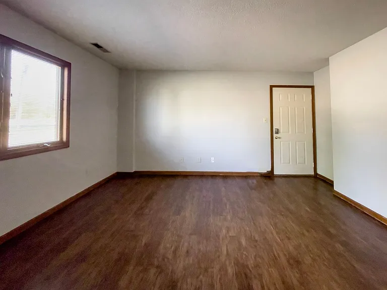 Riverwood Apartments — Photo 15
