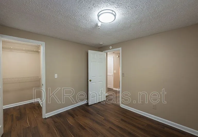 360 Herndon Way #135 — Photo 8