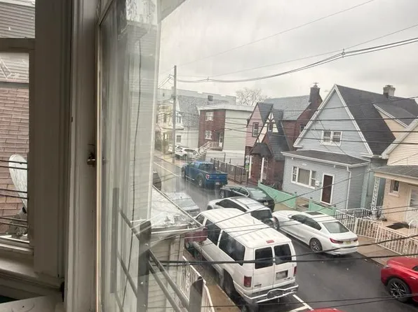 608 57th Street image 9 of 33