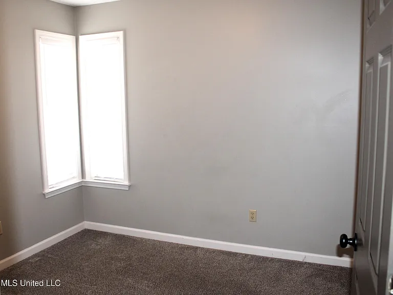 6849 Dogwood Mnr W — Photo 20