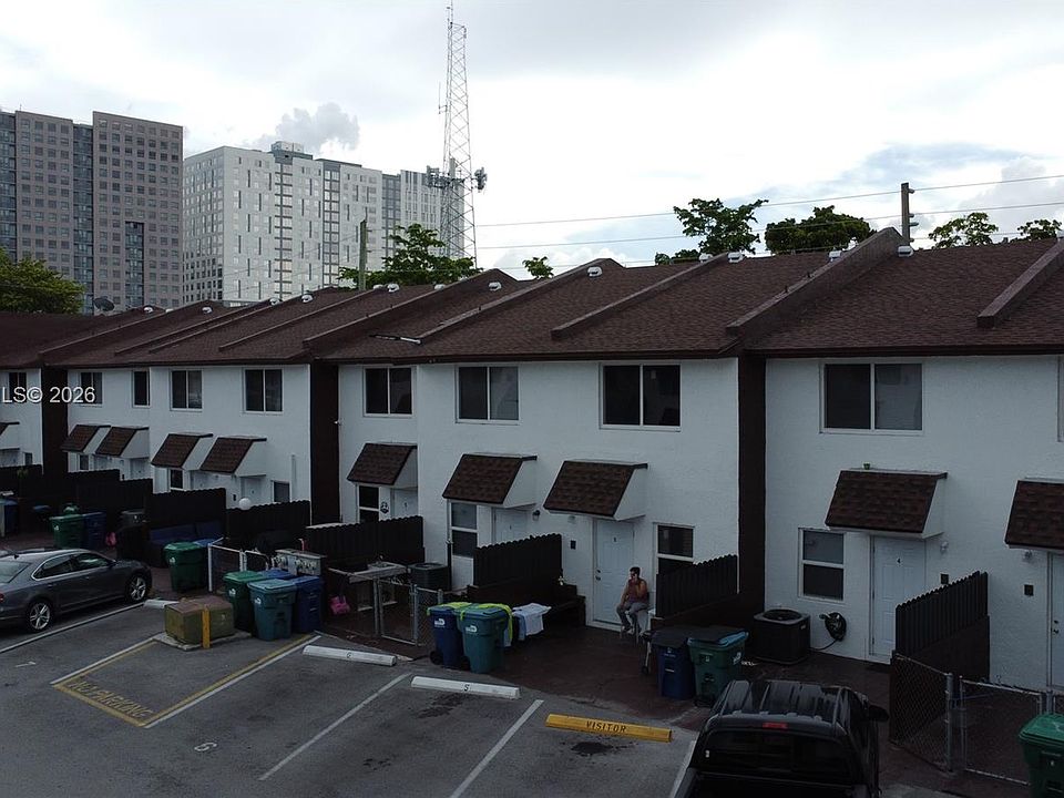 1st image of 401 NW 109th Ave APT 23