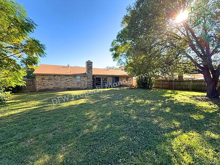 1613 Edge Hill Rd — Photo 3