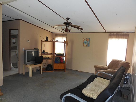 3rd image of 3290 NE 127th Ct