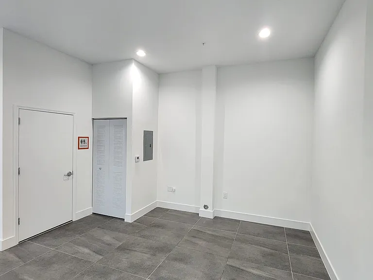 961 SW 7th St #103959 — Photo 3