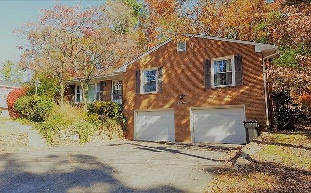 1st image of 5832 Penguin Dr