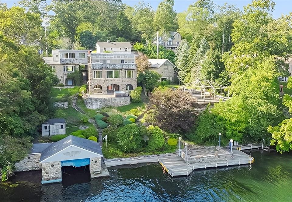 1st image of 124 W Lake Boulevard