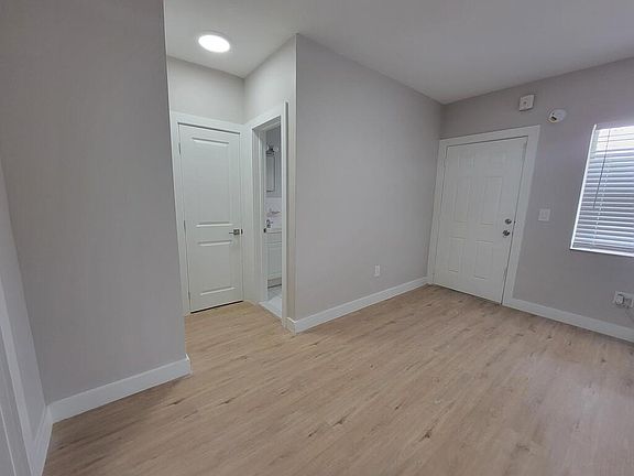 3rd image of 1316 NE Miami Ct