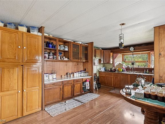 3rd image of 49518 Taylor Rd