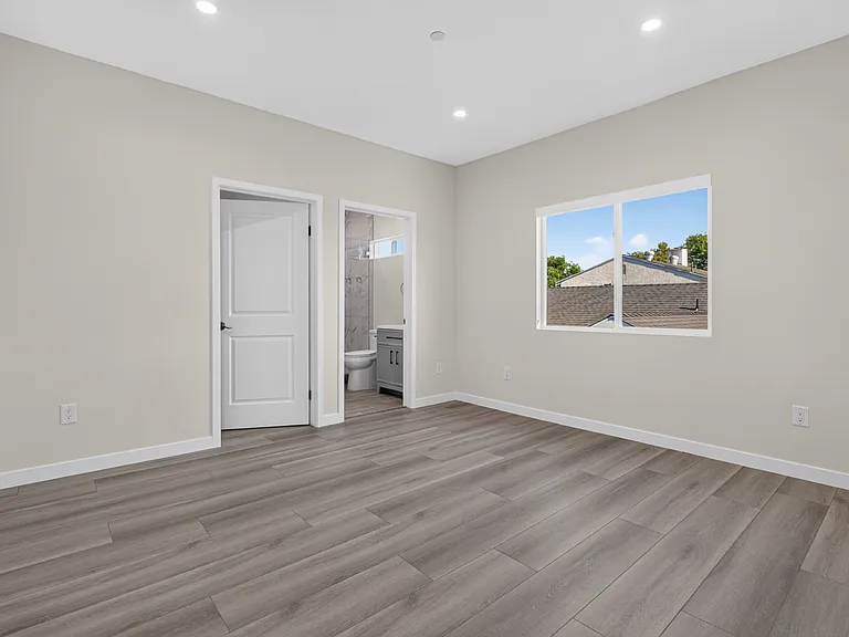 1809 N Avon St #201 — Photo 13