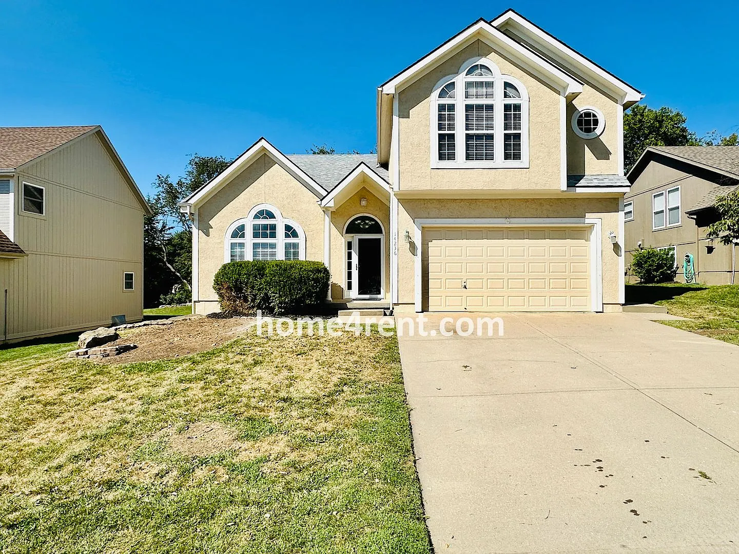 Beautiful Home in Blue Valley Schools w/ Wood Floors, Finished Basement and a Peaceful, Private F... — Photo 1