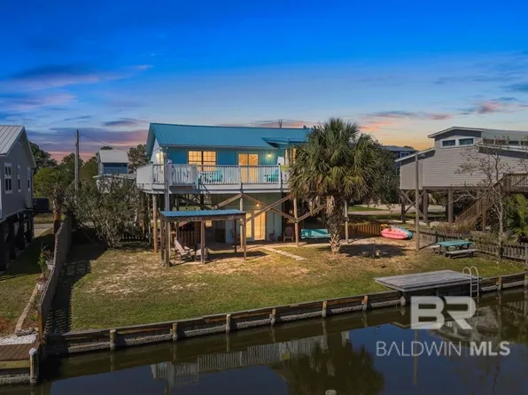 429 Creekview Dr, Gulf Shores, AL 36542