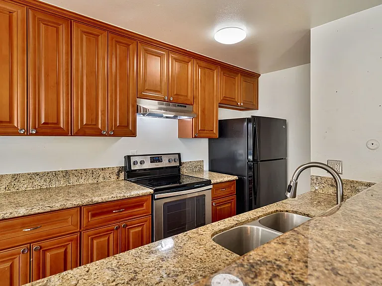 7424 Franklin Blvd #3 — Photo 9