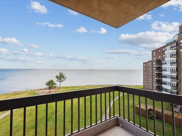 1 Seal Harbor Rd APT 514, Winthrop, MA 02152