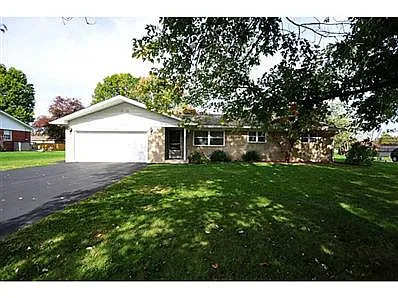 5468 Varna Dr photo 1