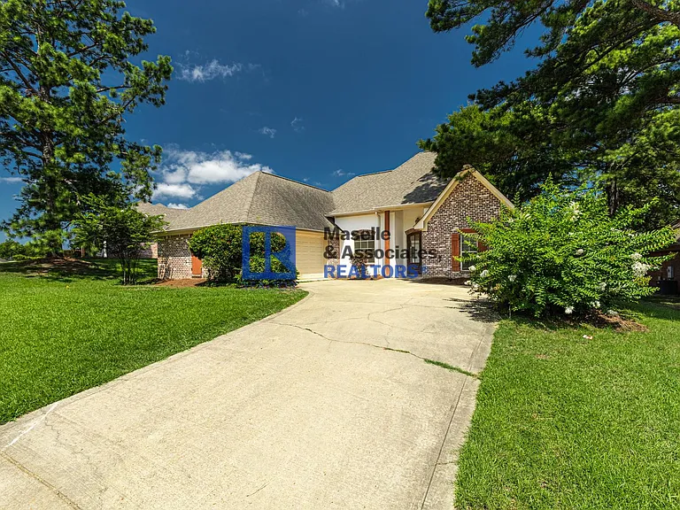 153 Hartfield Dr — Photo 5