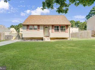 24 Lincoln Ave, Sicklerville, NJ 08081