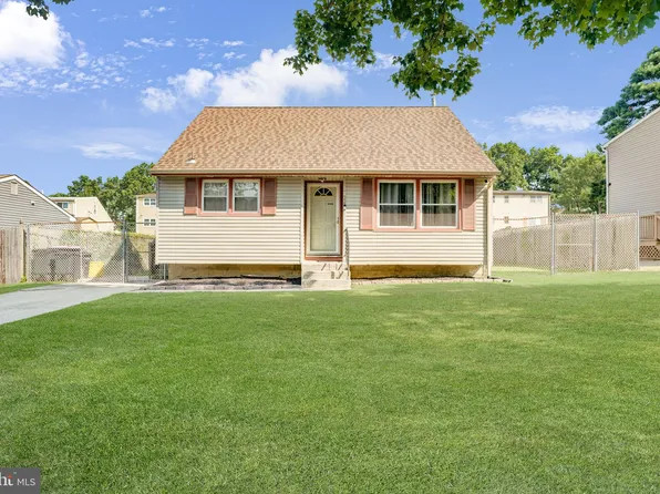 24 Lincoln Ave, Sicklerville, NJ 08081