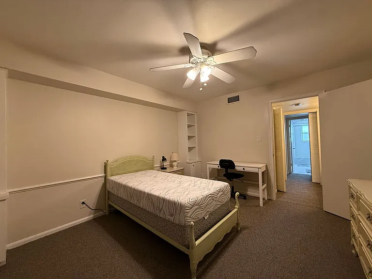3730 Fairfield Ave #242 — Photo 14