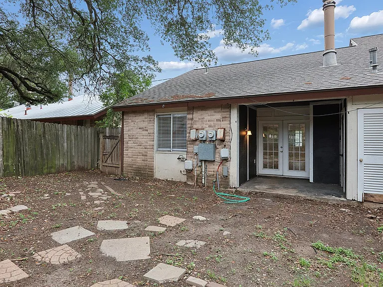 6803 Woodhue Dr #B — Photo 15