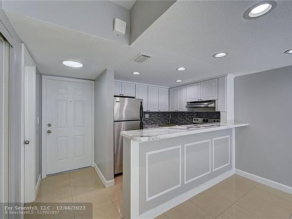 3rd image of 151 SE 6th Ave APT 5