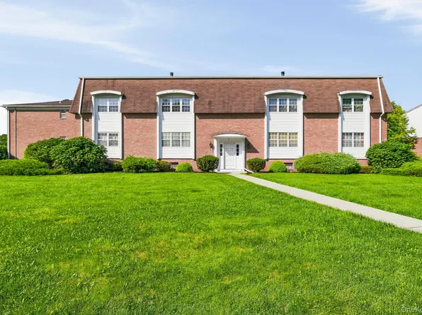 39 Weathervane Dr APT 24, Washingtonville, NY 10992