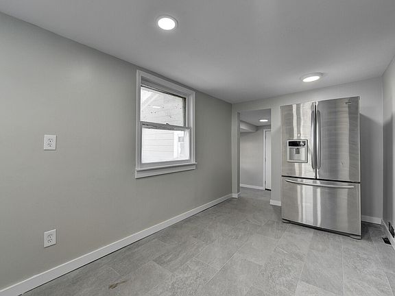 3rd image of 237 Parkway Dr