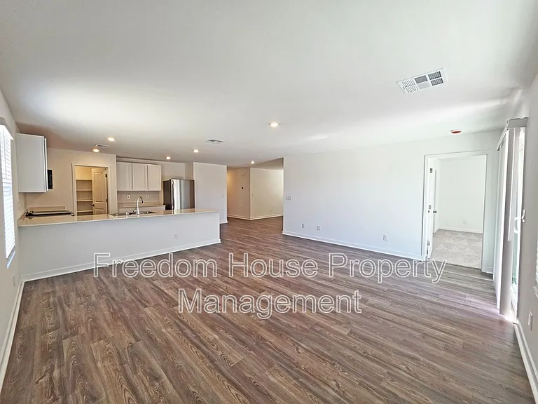 660 E Huyana Wind Dr — Photo 34
