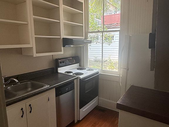 5th image of 64 Bull St