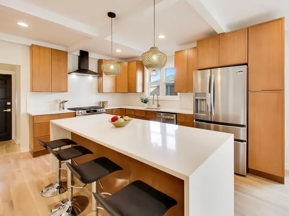 6730 W Dakin St, Chicago, IL 60634