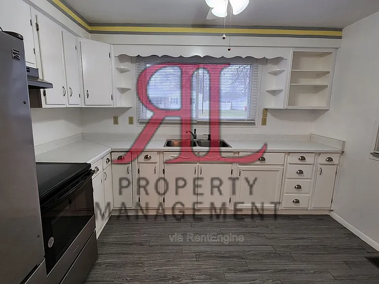 2436 Charlemagne St — Photo 15