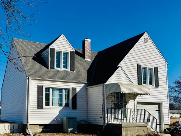 92 Elm St, Elliott, IA 51532