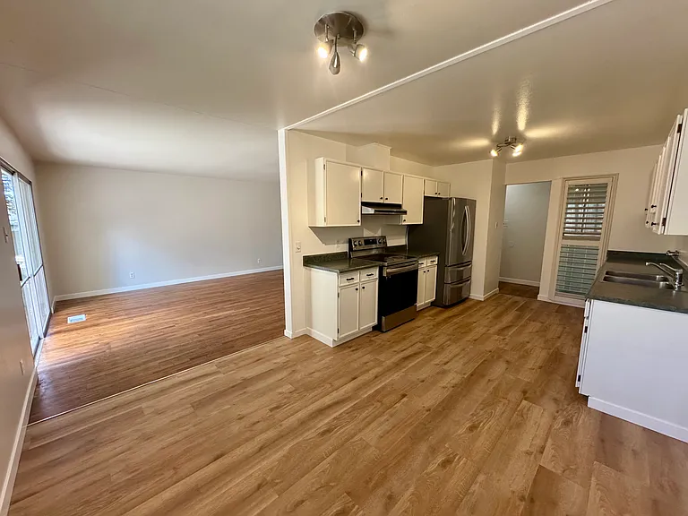 3355 Pierremont Rd — Photo 6